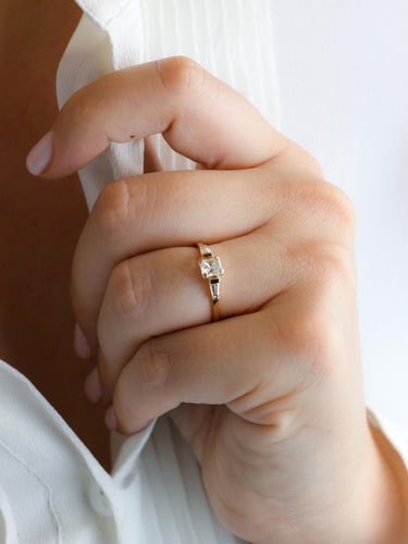 Bague 54 Bague trilogie diamant en or jaune 58 Facettes 1163.10