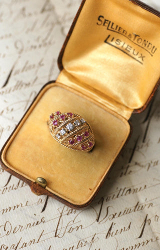 Bague 56.5 Bague Boule torsade or jaune, diamants et rubis 58 Facettes