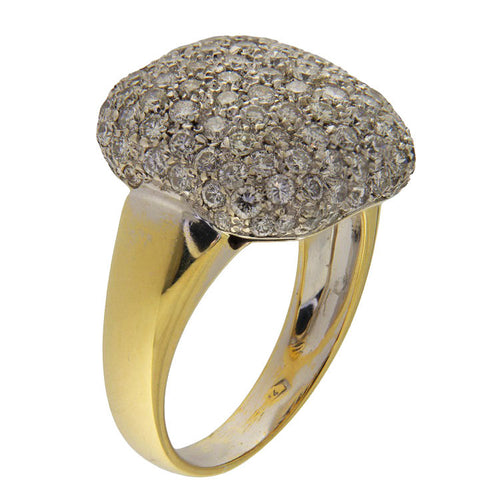 Anel em ouro amarelo cravejado de diamantes pavé (2,00 ct). 