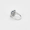 Bague 54 Bague en or blanc, saphirs et diamants 58 Facettes