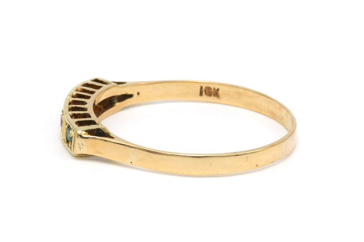 Bague 61 Bague contemporaine en or jaune 18 carats sertie d'émeraudes et de diamants 58 Facettes B332