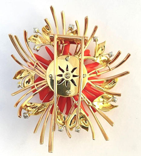 Broche Broche or jaune Corail de Sardaigne, années 50. 58 Facettes 185718