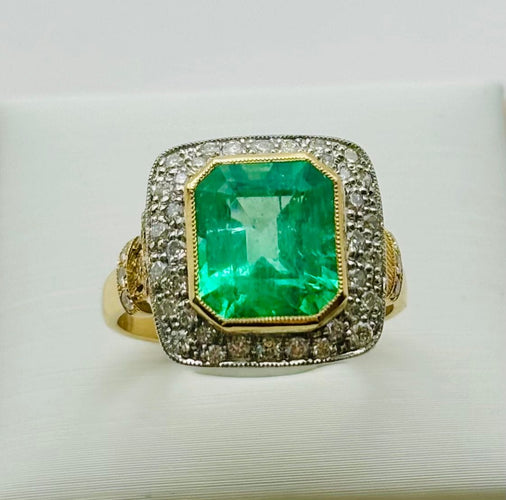 Bague 53 Bague en or jaune et platine avec une émeraude et des diamants 58 Facettes 50323