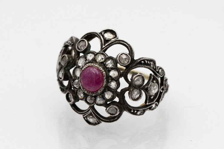 Bague 58 Bague ancienne en rubis, Pologne, début du XXe siècle 58 Facettes 9297
