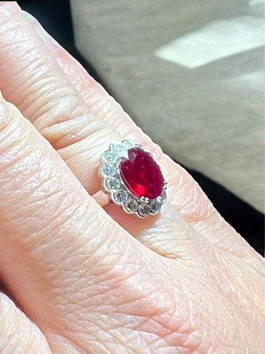Bague 52 Bague Pompadour or blanc, rubis sang de pigeon et diamants 58 Facettes 4620 A