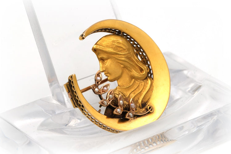 Broche Broche en or jaune sertie de perles 58 Facettes B345