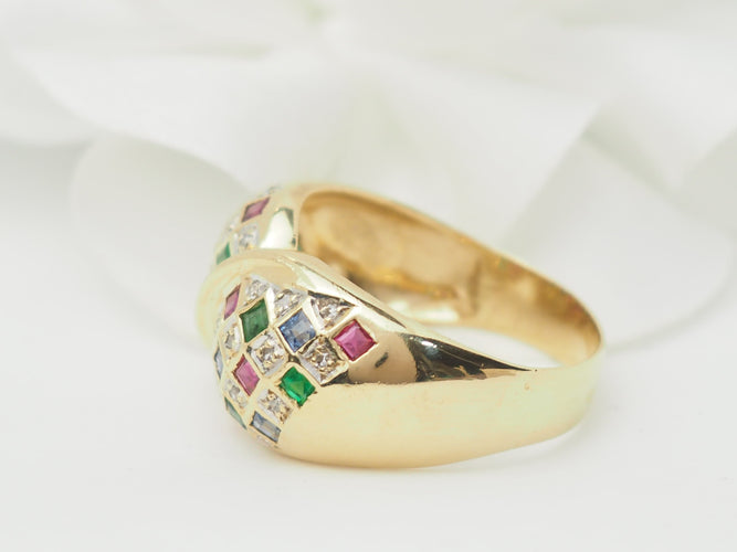 Bague 61 Bague pavée en or jaune, diamants et pierres précieuses 58 Facettes 22233