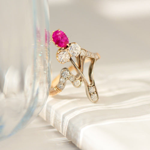 Bague 54 Bague ancienne Art Nouveau en or rose avec rubis et diamants taille ancienne – une pièce unique datant d'environ 1900 58 Facettes