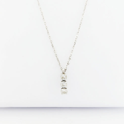 Collier Collier en or blanc et diamants trilogie 58 Facettes 32668