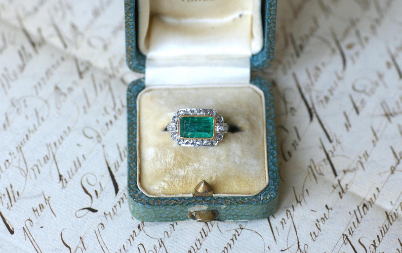 Bague 53 Bague Art déco Emeraude Colombienne 1.70 Cts et diamants 58 Facettes