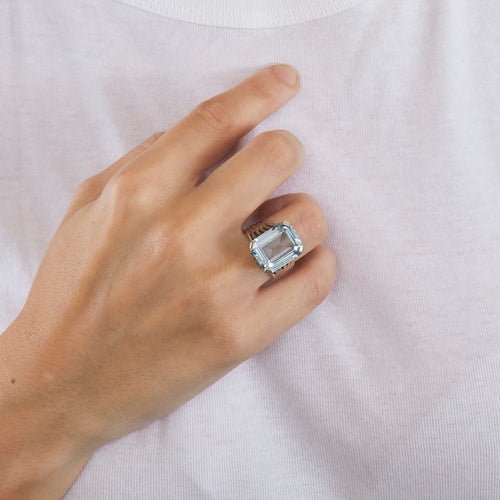 Bague 53 Bague or gris ornée d'une aigue marine 58 Facettes GU51