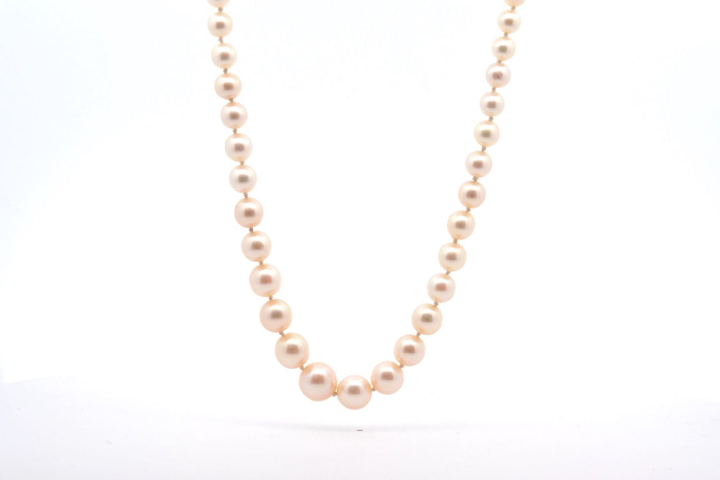 Cultured pearl necklace