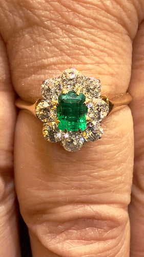 Bague 60 Bague ancienne en or 18 carats , émeraude et diamants 58 Facettes