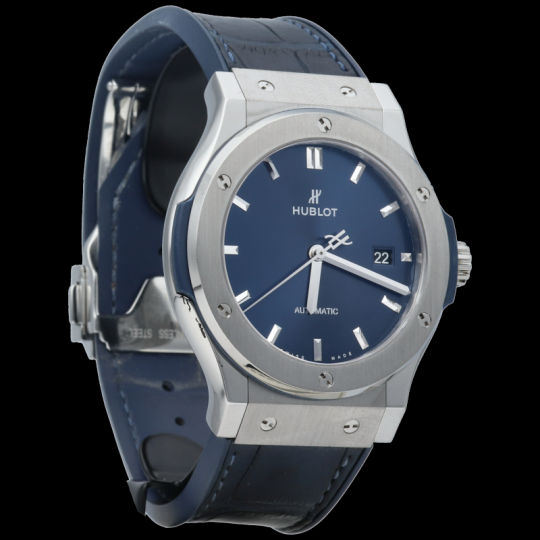 Hublot Classic Fusion Titanblaue Uhr