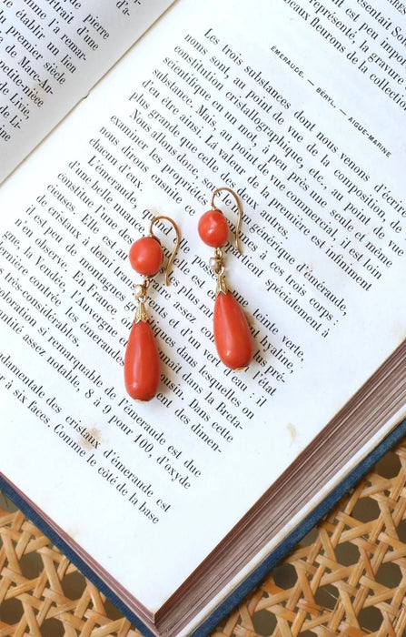 Pendientes oro amarillo viejo, coral