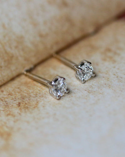 Boucles d'oreilles Paire Puces d'Oreilles Or Diamant 58 Facettes A11645