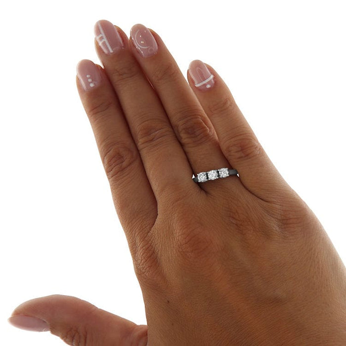 Bague 53 Bague Trilogie en or blanc avec diamants taille brillant 58 Facettes G3613