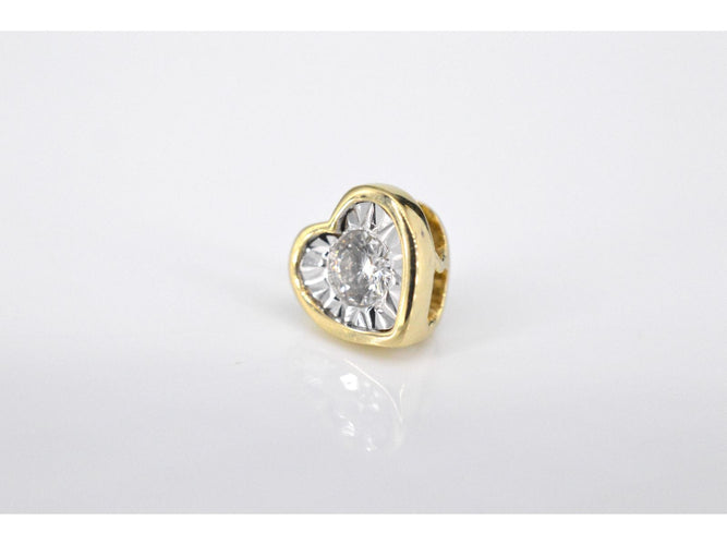 Pendentif Pendentif en or avec un diamant taille brillant en forme de coeur 58 Facettes 2098