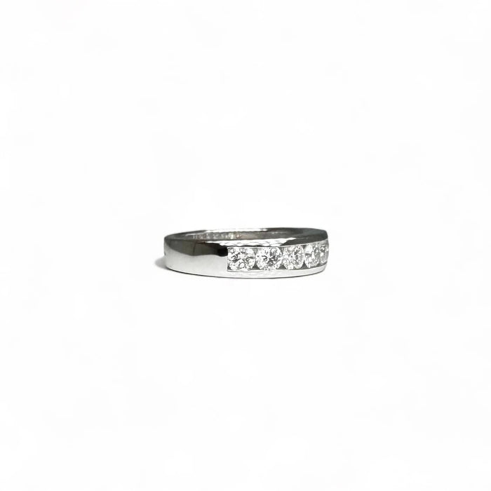 Bague 54 Demie alliance en or blanc sertie de diamants 58 Facettes