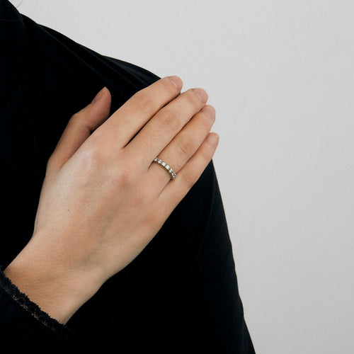 Alliance américaine en or blanc 58 Facettes 240222