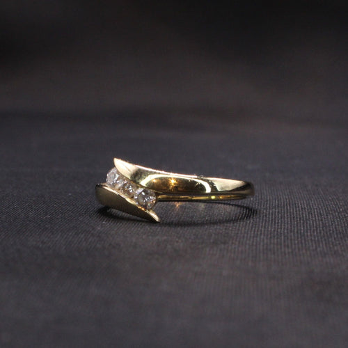 Bague Bague trilogie de diamants  sertie sur or jaune 58 Facettes