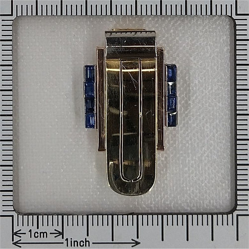 Klip Vogue Vintage: Szafiry oprawione w trójkolorowe złoto 