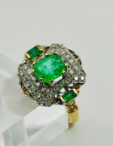 Bague 54 Bague en or jaune avec émeraudes et diamants 58 Facettes 50296