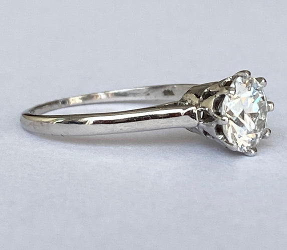 Bague 53.5 Solitaire en or, style Art déco tardif, serti d'un diamant taille brillant ancien de 1,14 carat. 58 Facettes