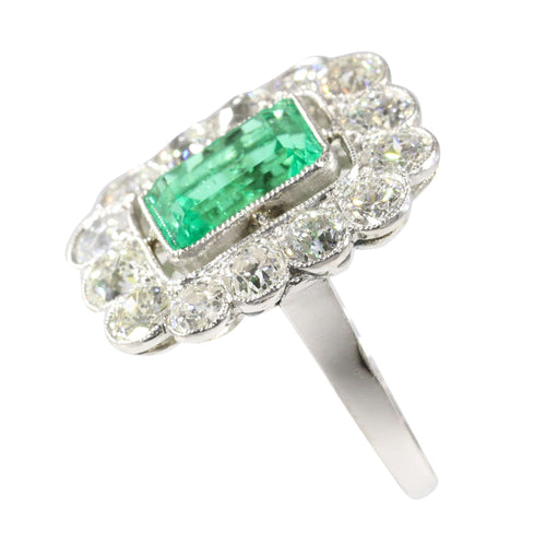 Bague 52 Luxe d'après-guerre : bague de fiançailles en émeraude et diamants 58 Facettes 19343-0010
