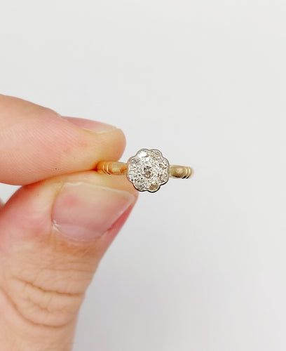 Bague 48.5 Bague marguerite or jaune, diamants taille ancienne (circa 1900) 58 Facettes A06229