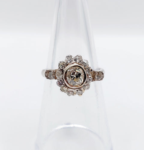 Bague 52 Bague marguerite art deco or blanc 18k et 1,02 carats diamant taille ancienne (circa 1940) 58 Facettes A05086