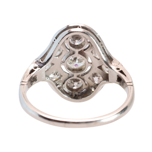 Bague 55 Géométrie en lumière : une bague Art déco en platine et diamant des années 1920 58 Facettes 25282-0064