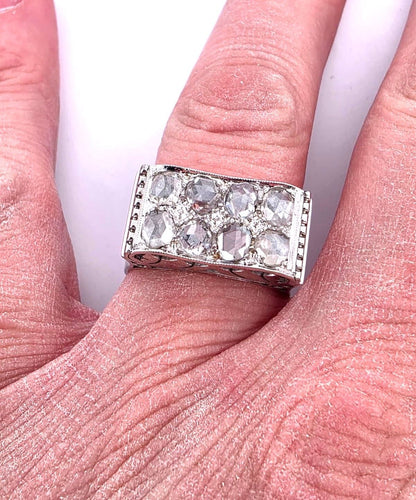 Prsten od belog zlata sa velikim dijamantima od roze zlata 