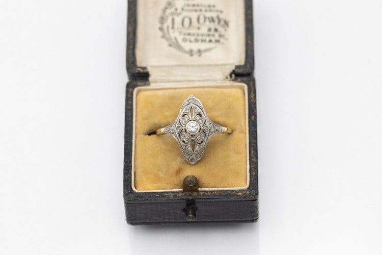 Bague 61 Bague Art Déco en or jaune et platine avec diamants. 58 Facettes 10634