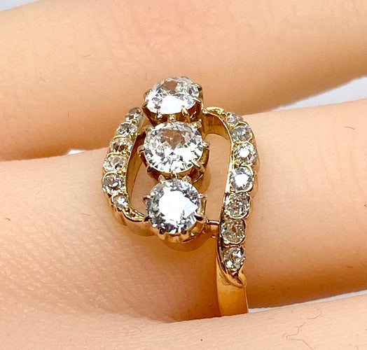 Bague 49 Bague en or jaune 18 carats et diamants vers 1900 58 Facettes AB497