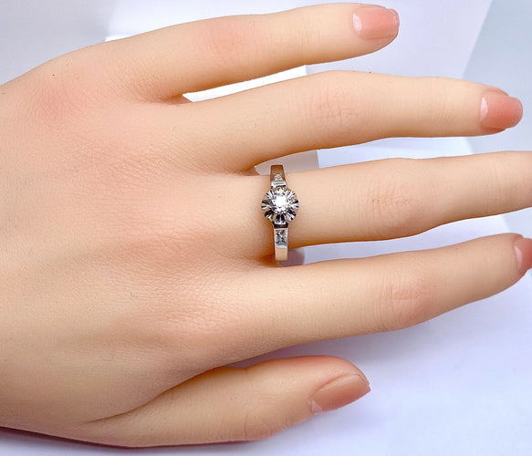 Bague 54 Bague solitaire en or blanc et diamant 58 Facettes AB591bis