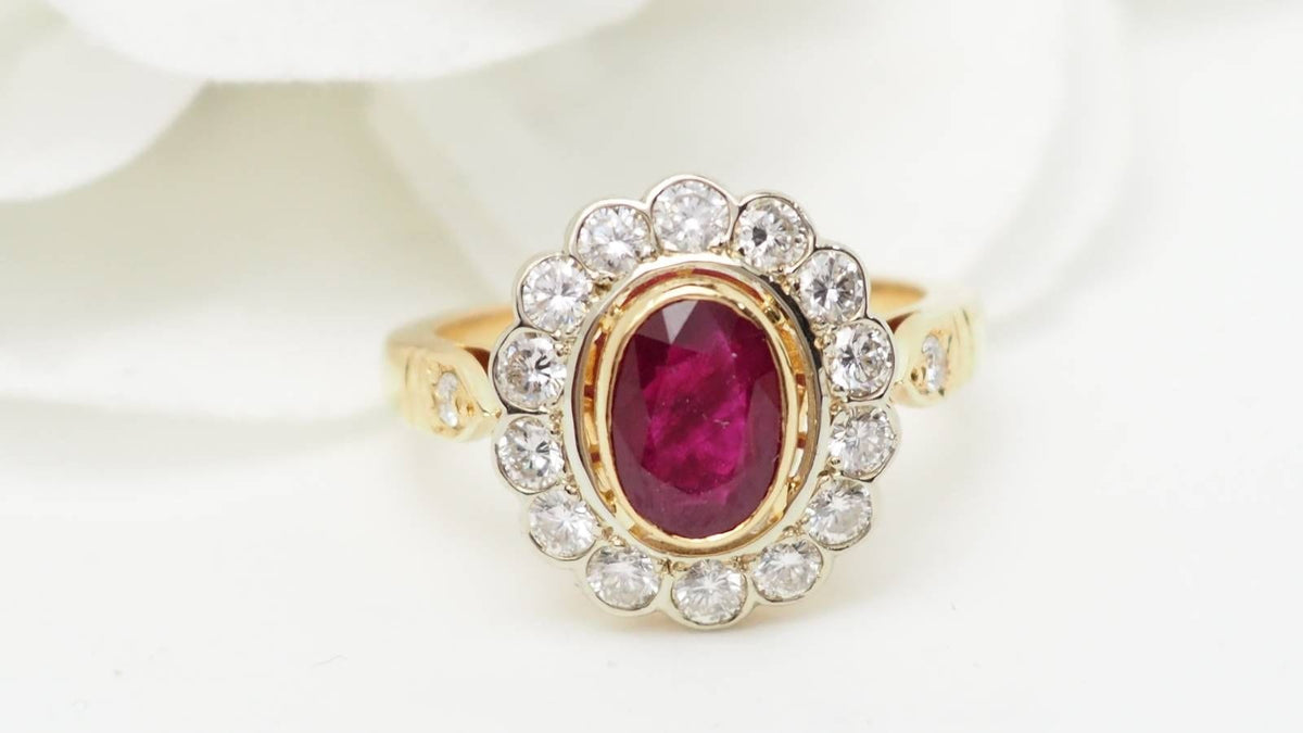 Entourage ring in yellow gold, rubies and diamonds - 9051086586185 - 58 ...
