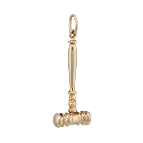 Pendentif Gavel Charm Pendentif vintage Or Jaune Juges Mallet 58 Facettes G7492
