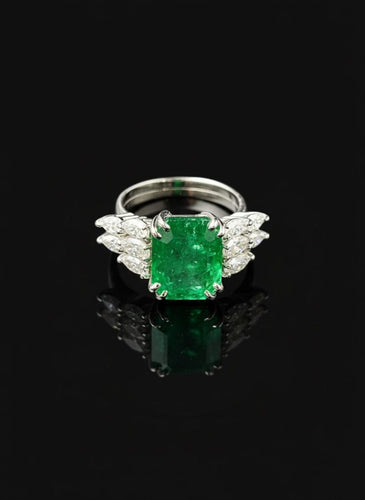 Bague Bague émeraude d'une beauté exceptionnelle, créée par nos soins. 58 Facettes