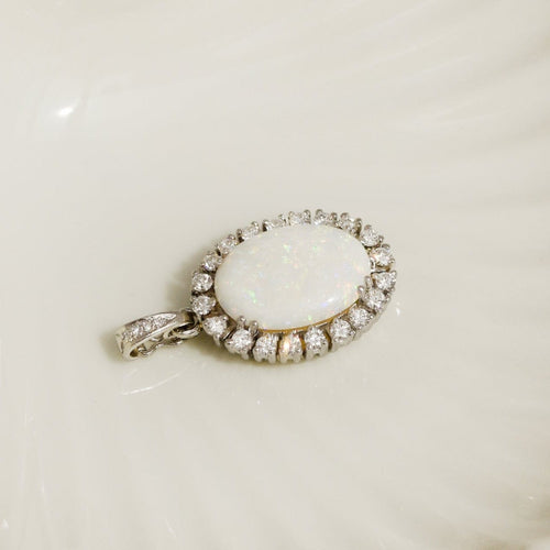 Pendentif Pendentif en opale elfique – Élégance enchantée 58 Facettes 2842