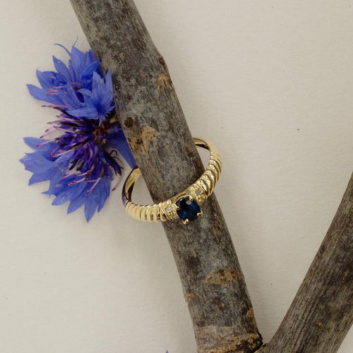 Bague 53 Bague or jaune et saphir 58 Facettes INV023