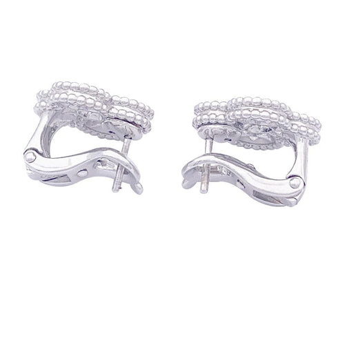 Boucles d'oreilles Boucles d'oreilles Van Cleef & Arpels "Vintage Alhambra" or blanc, diamants. 58 Facettes 33739
