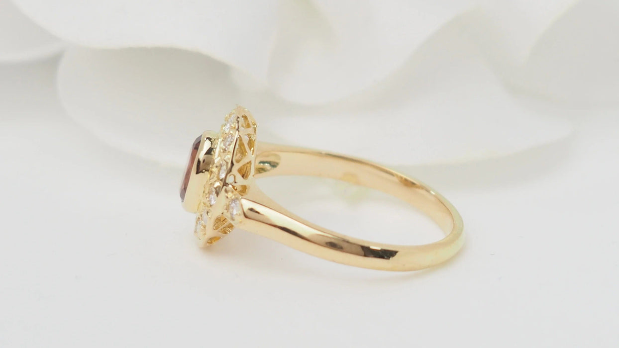 Bague 51.5 Bague marguerite en or jaune, grenat et diamants 58 Facettes 32814