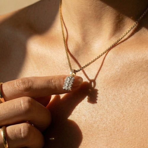 Pendentif Pendentif vintage en or et diamants 58 Facettes 2655