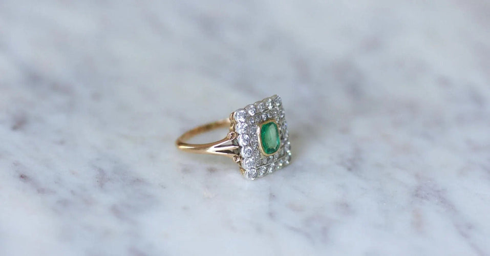 Bague émeraude colombienne double entourage diamants 58 Facettes