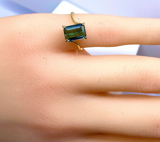 Bague 46 Bague en or jaune et tourmaline verte 58 Facettes AB617