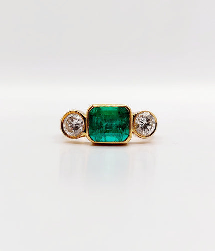 Bague 49 Bague jarretière vintage émeraude de Colombie 1,80 ct et diamants en or 18k 58 Facettes A06440