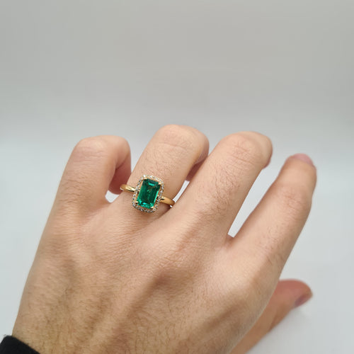 Inel Inel solitar din aur galben de 18 carate, împodobit cu o smaraldă și un halou de diamante de laborator 