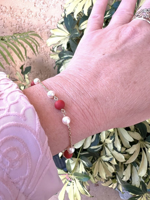 Bracelet Bracelet or jaune perles de corail et perles de culture 58 Facettes AA 1695