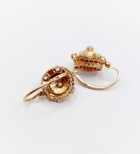 Boucles d'oreilles Dormeuses marguerite antique or rose 18k diamants et perles (circa 1900) 58 Facettes A06102